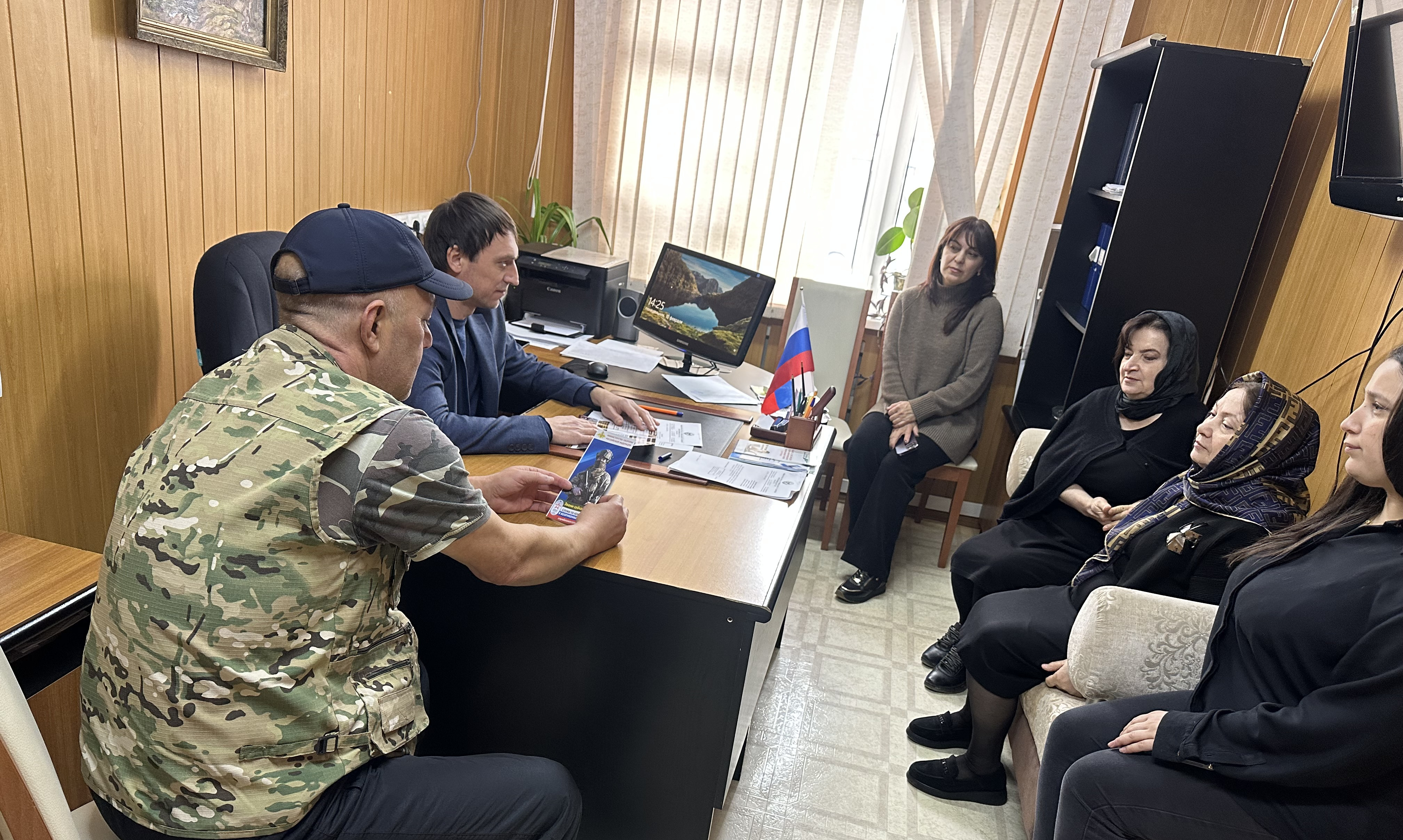 Коллектив Центра занятости г.Избербаша проводил своего коллегу в зону СВО